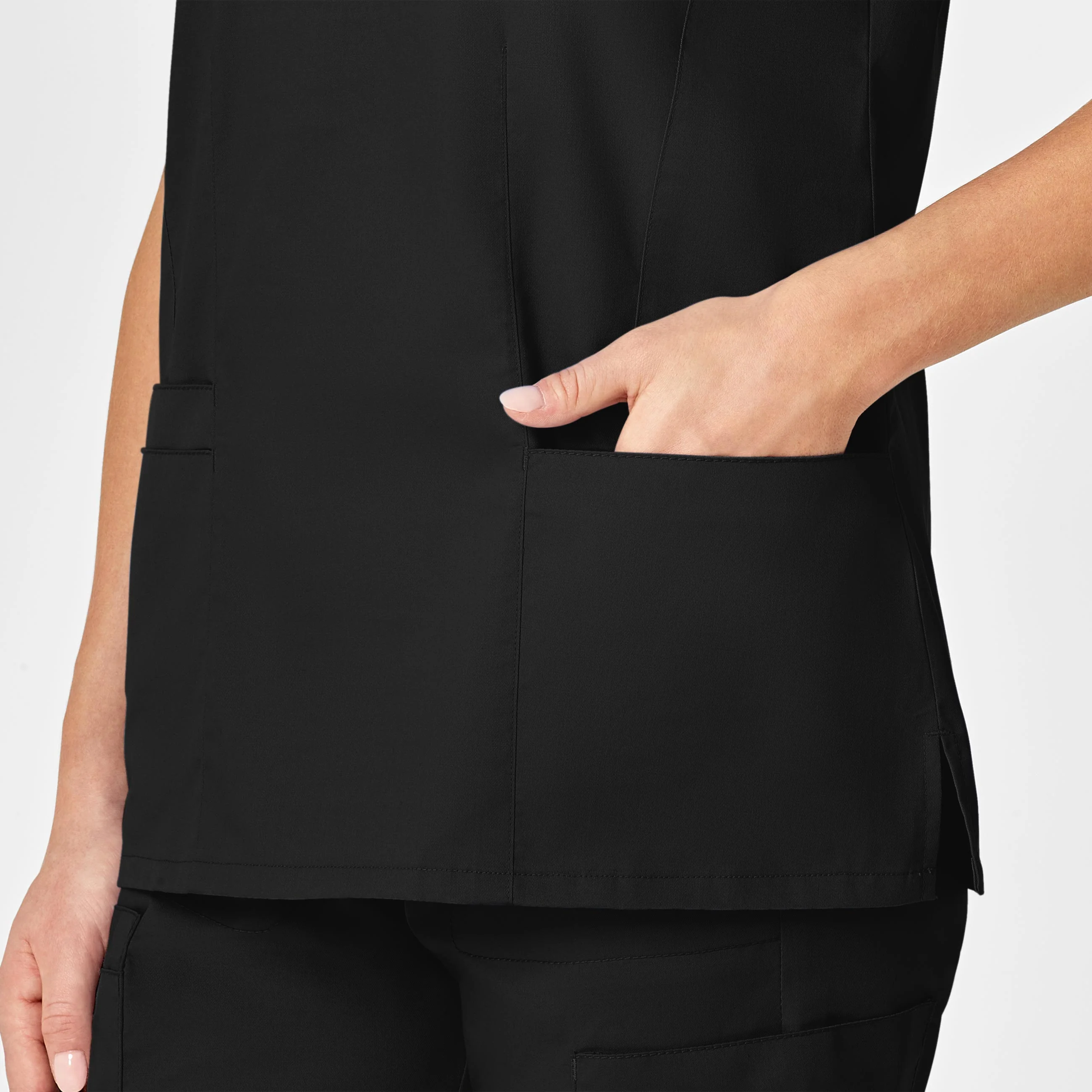 WonderWORK Women's Shaped V-Neck Scrub Top - Black - Image 7