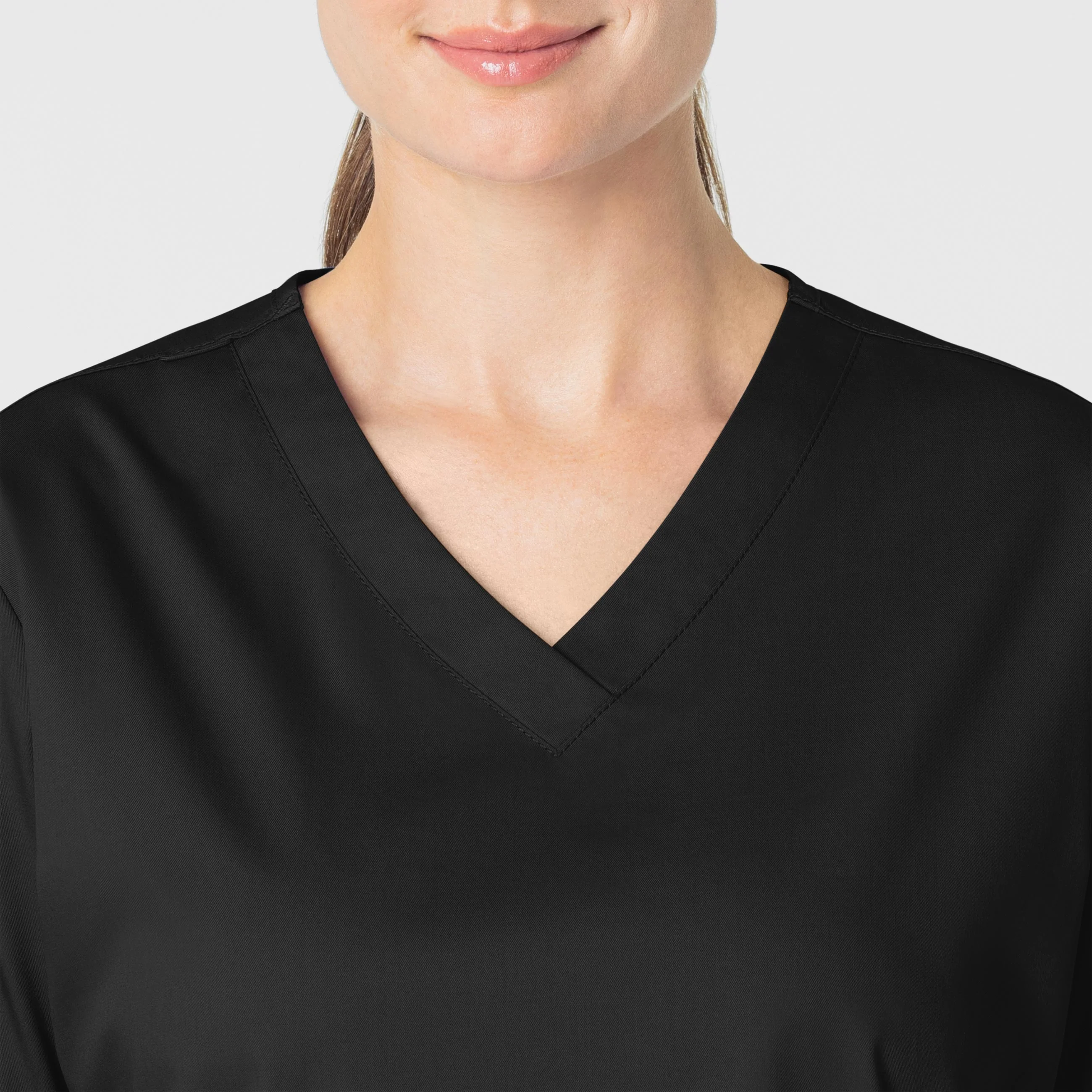 WonderWORK Women's V-Neck Scrub Top - Black - Image 5